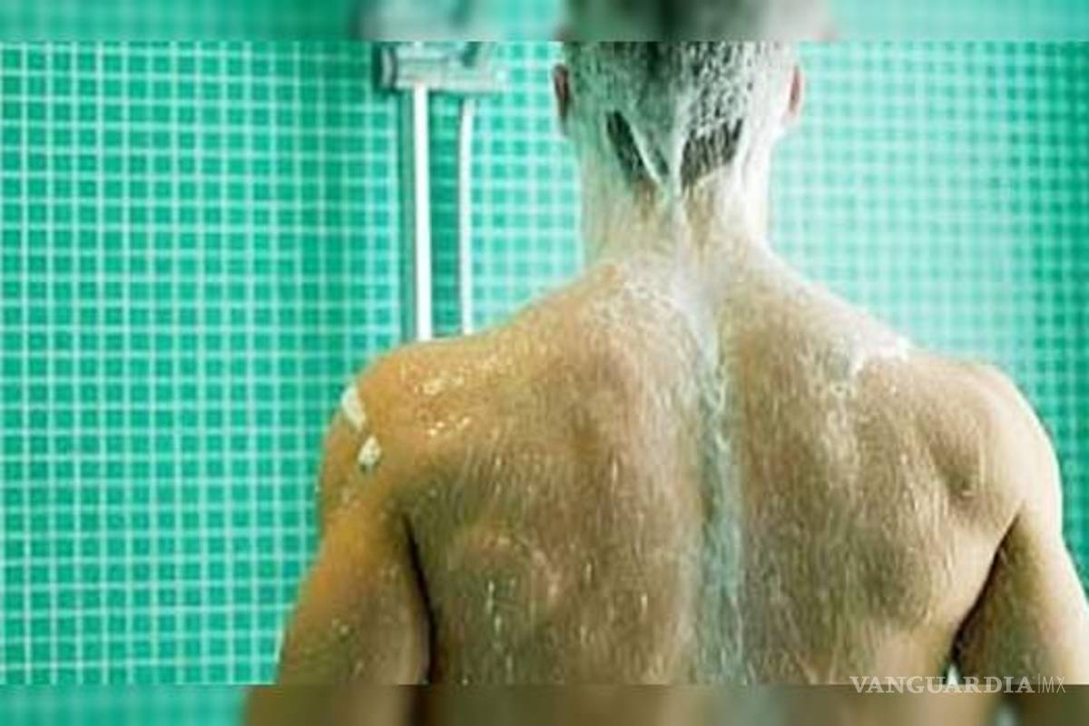 Prohibido bañarse diario: Expertos