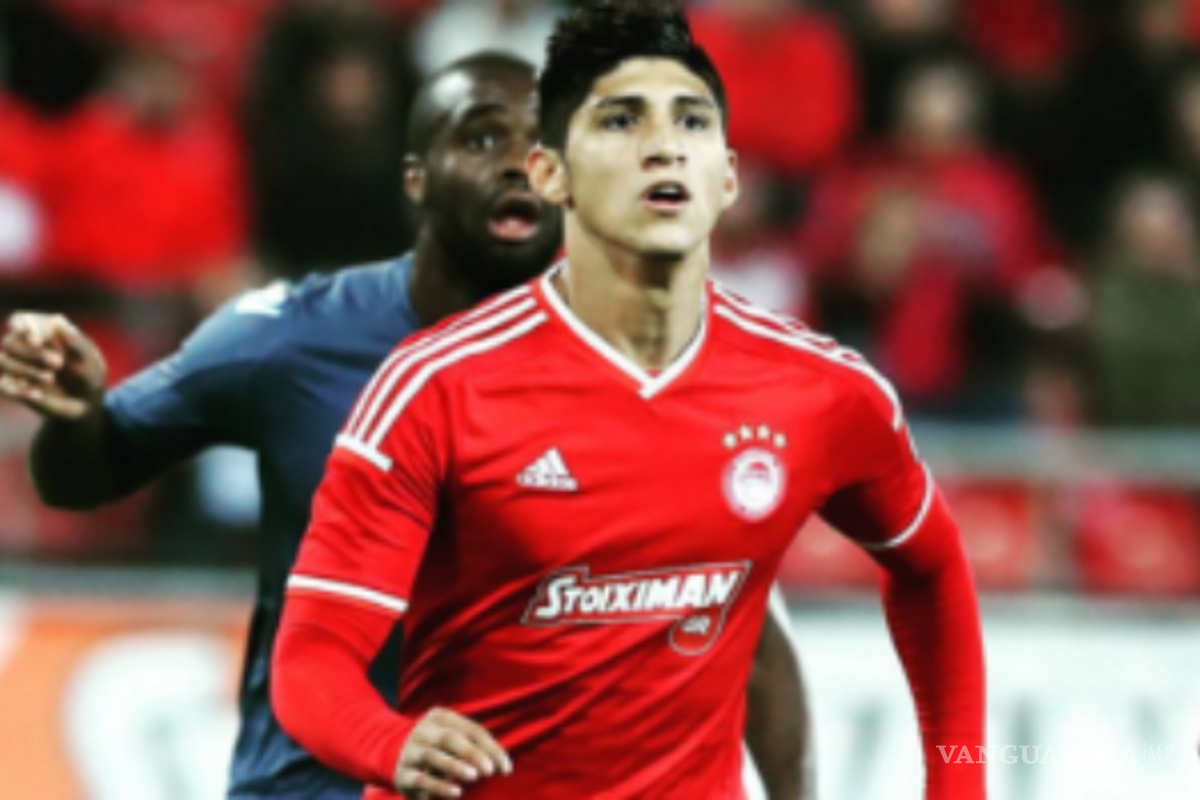 Se corona Alan Pulido con Olympiacos