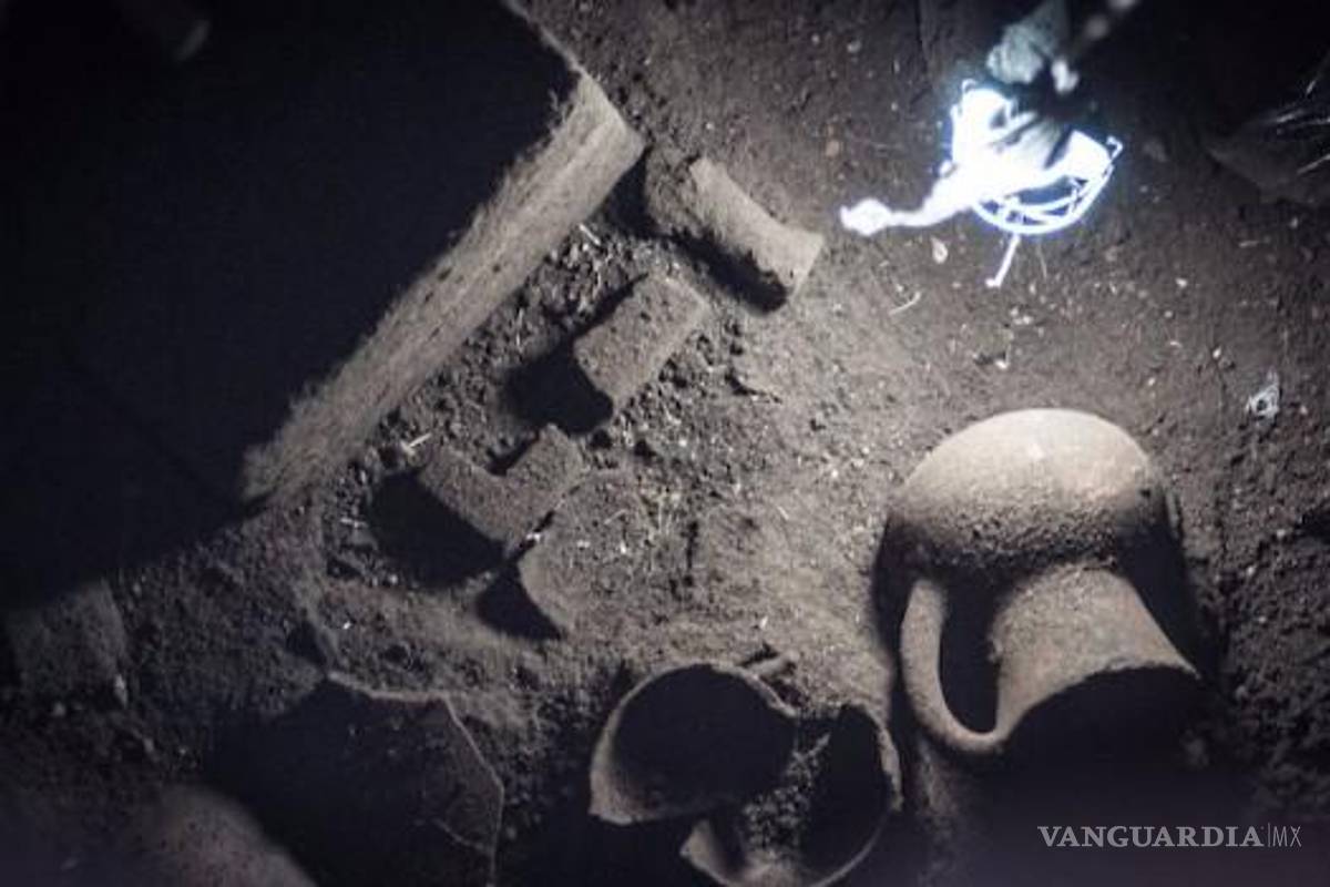 Encuentran ofrenda con osamenta humana dedicada a Ometochtli, dios del pulque