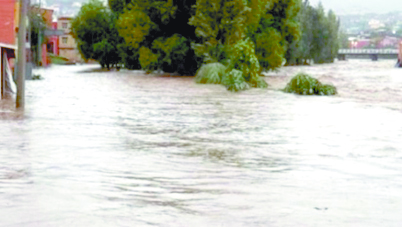 Se desbordan dos ríos en la sierra de Tabasco