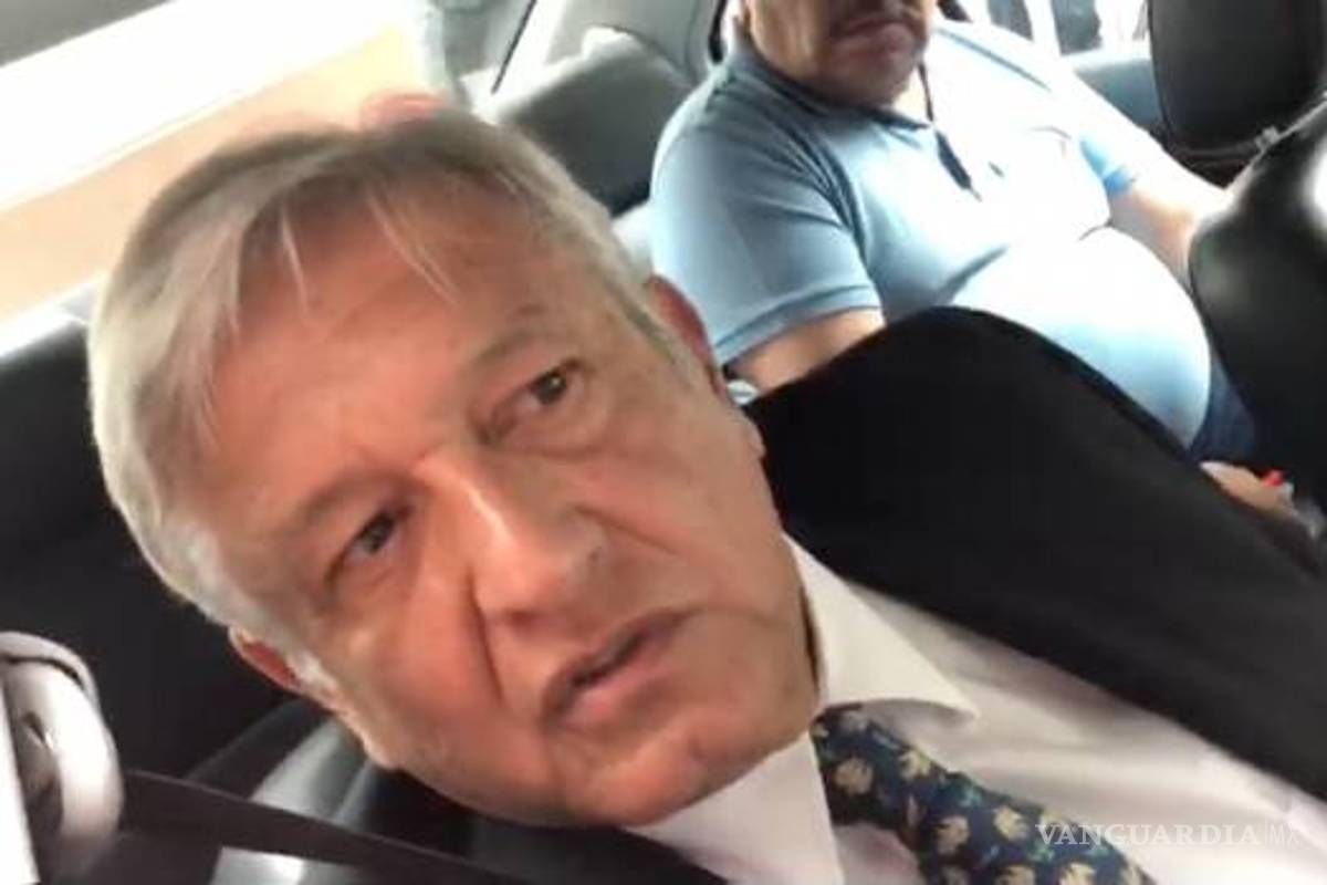 AMLO manda &quot;un abrazo fuerte&quot; a los afectados por avionazo en Durango