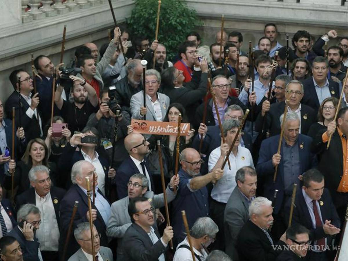 $!Parlament aprueba la resolución para declarar la independencia de Cataluña