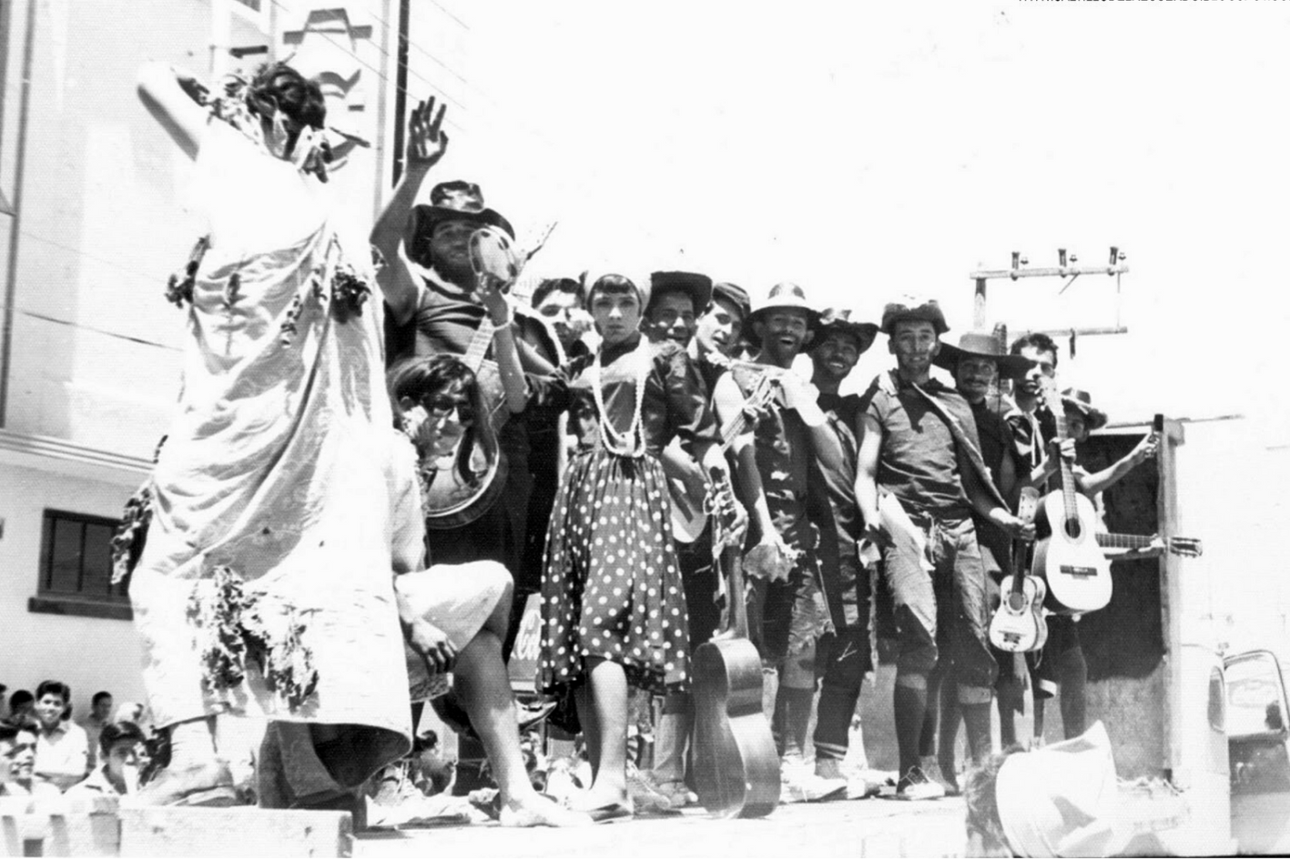 $!Saltillo, una ciudad que se reía de sí misma: desfiles chuscos y el entierro del mal humor