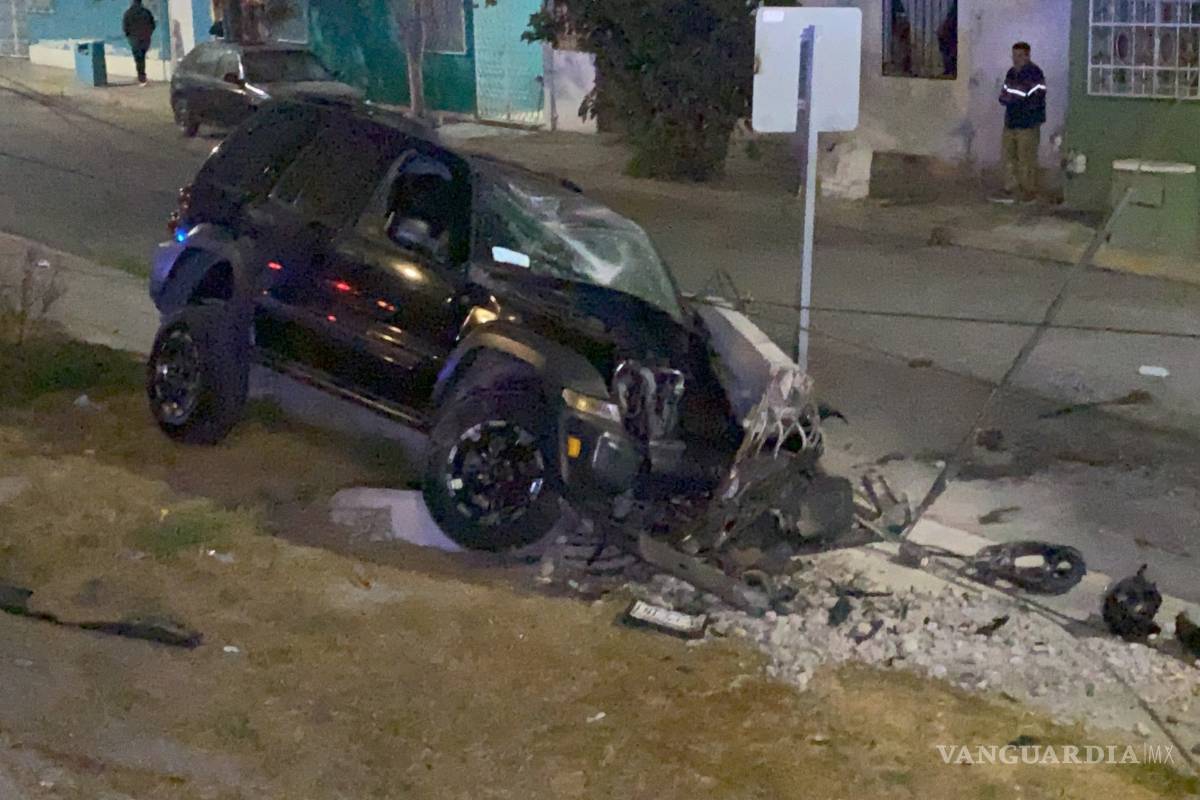 Derriba ebrio poste eléctricos