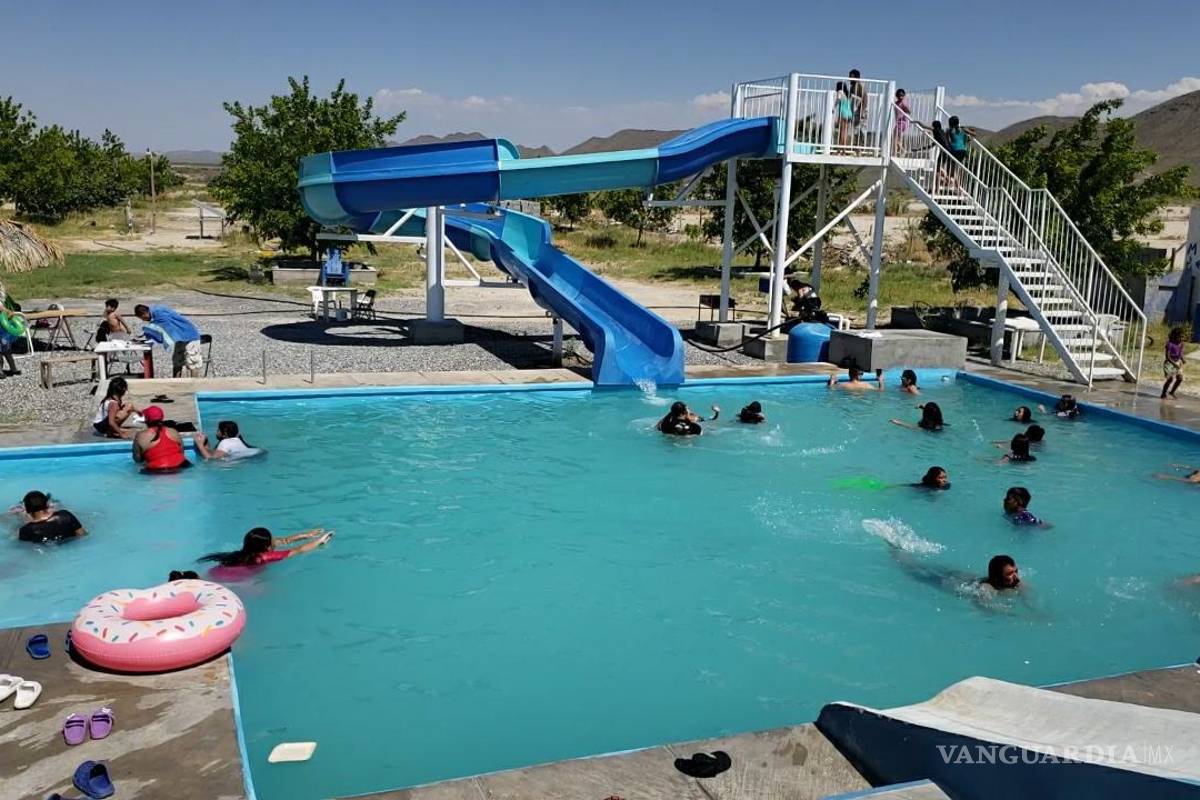 ¡A darse un chapuzón! Balnearios en Parras reportan gran afluencia de familias debido a las altas temperaturas