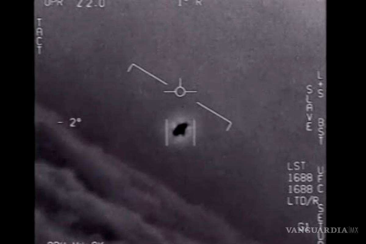 El Pentágono desclasifica videos de avistamientos OVNI... y redes vuelven tendencia a Jaime Maussán