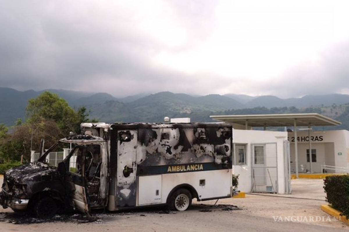 $!En Chiapas pobladores creen rumor del COVID-19 y destrozan hospital