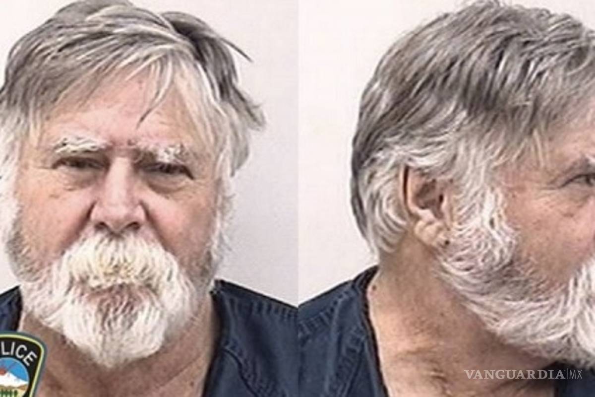 ¡Feliz Navidad!; 'Santa' roba dinero de un banco y lo regala en la calle