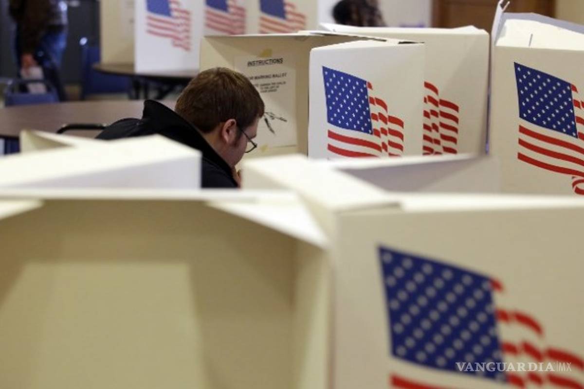 Retrasan cierre de casillas en EU por alta afluencia y errores técnicos