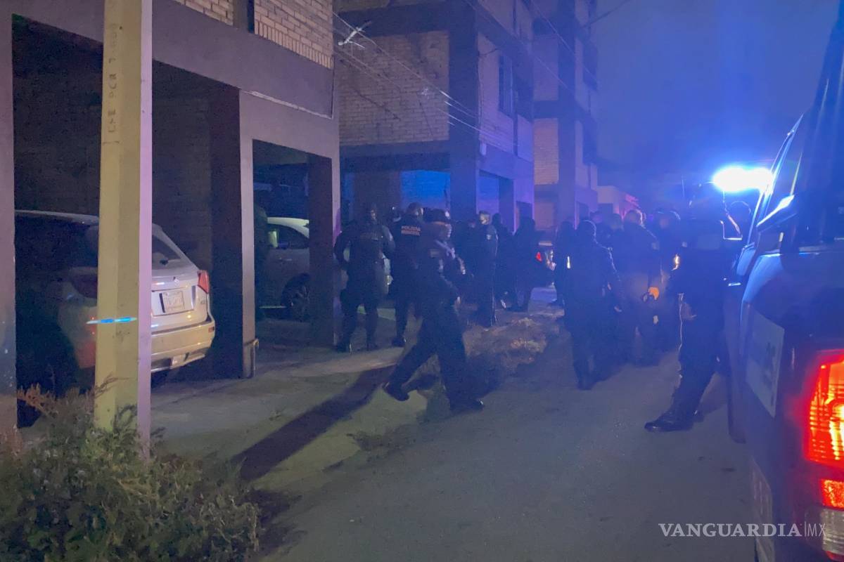 Detienen a dos en persecución por robo de un six de cervezas