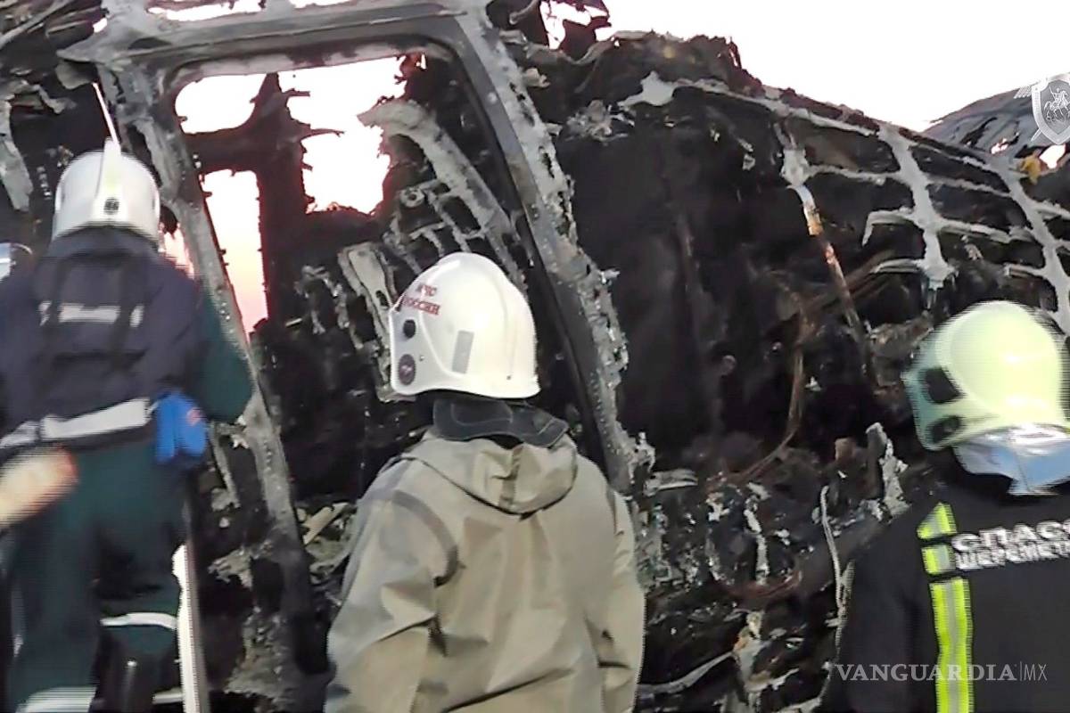 $!Encuentran la cajas negras del avión siniestrado en Rusia