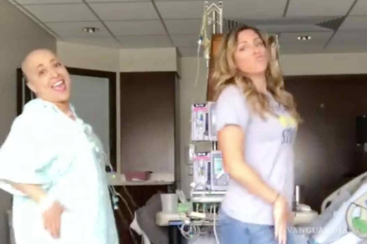 Mujer se vuelve viral al bailar durante una sesión de quimioterapia