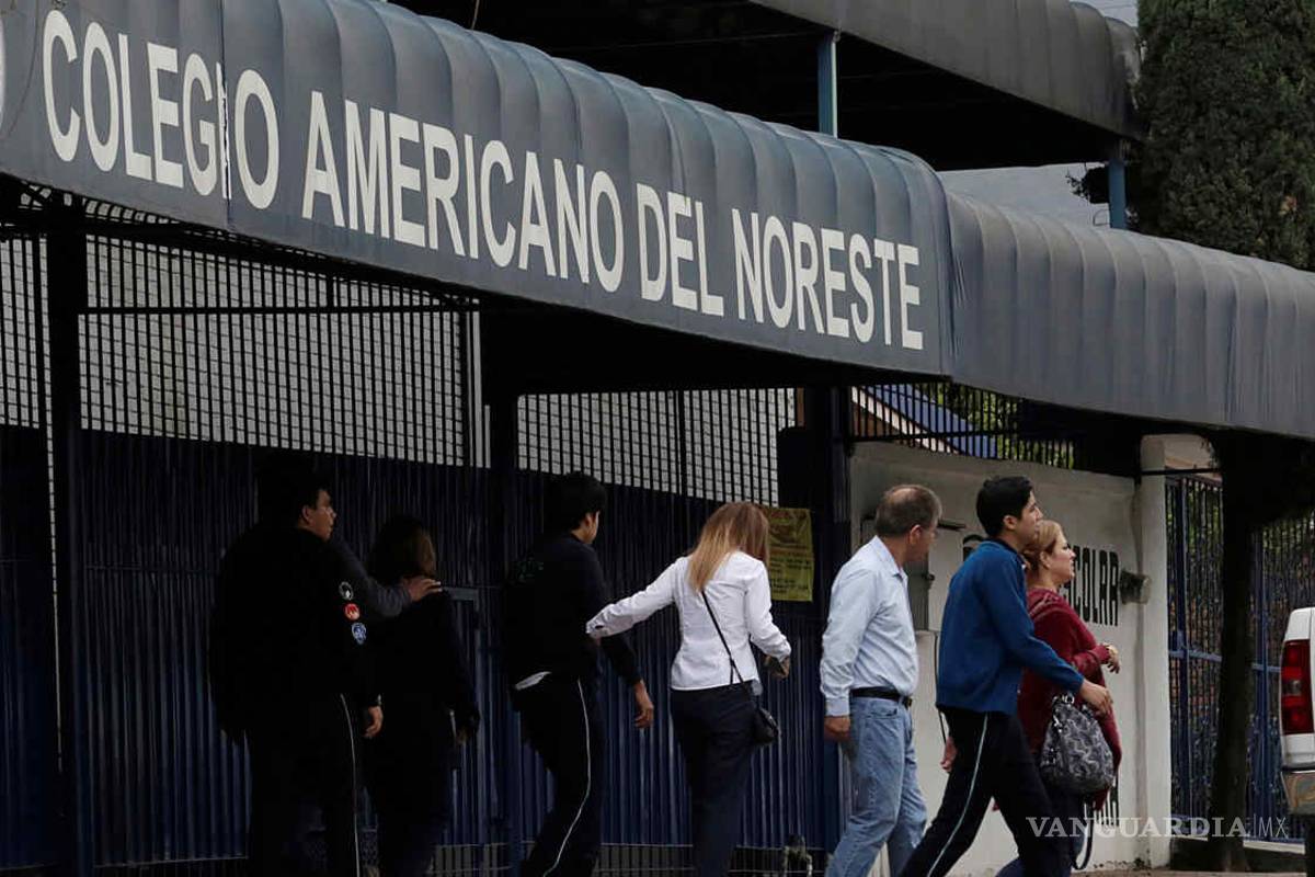 Sale del hospital menor baleada en Colegio Americano