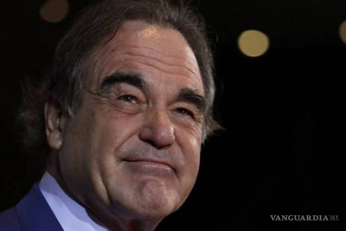 Oliver Stone pide beneficio de la duda a Harvey Weinstein, productor acusado de abuso sexual