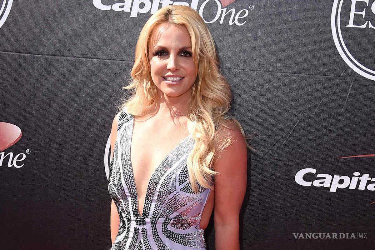Britney Spears muestra su cuerpazo en bikini en video