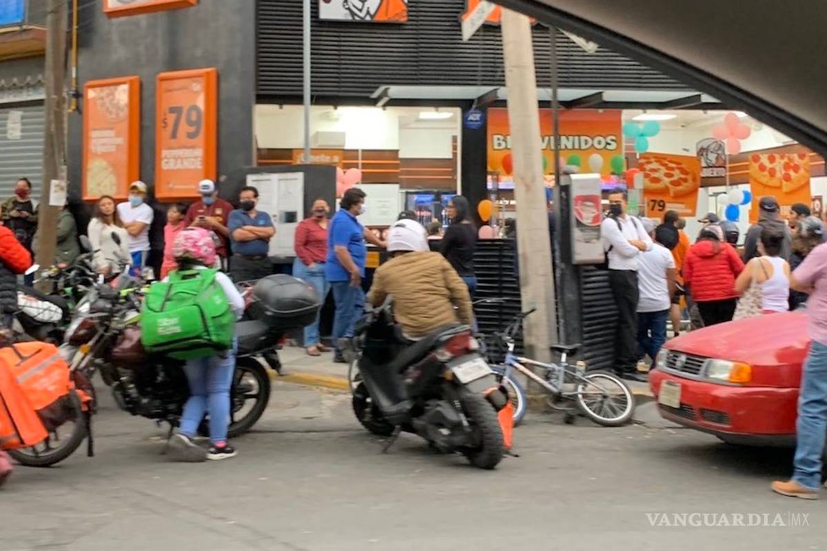 Pizzería desafía al coronavirus y paga las consecuencias (videos)