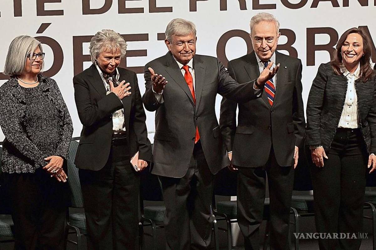 Quince colaboradores de AMLO ganan más que él