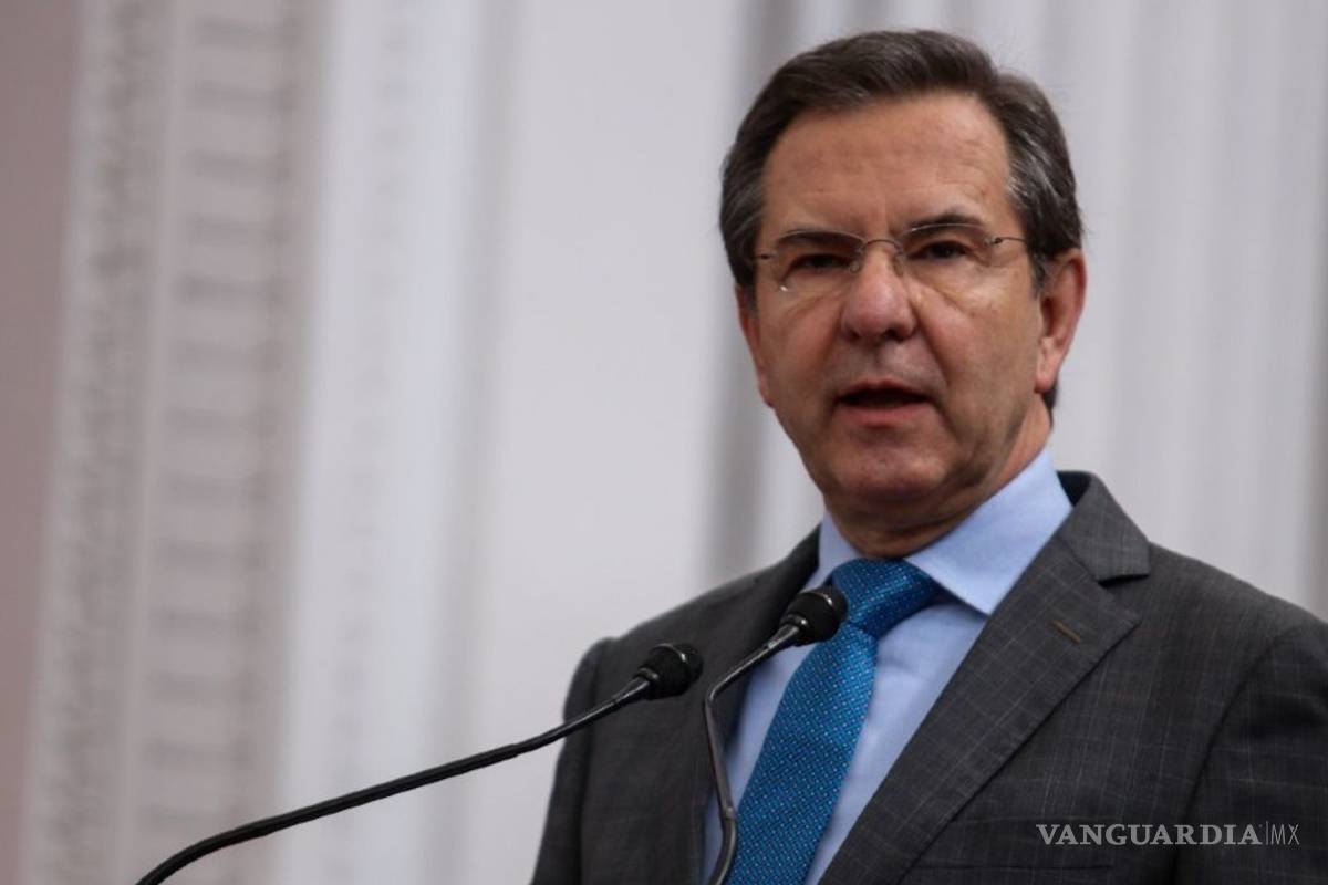 Futuro de la educación será con esquemas mixtos: Moctezuma Barragán