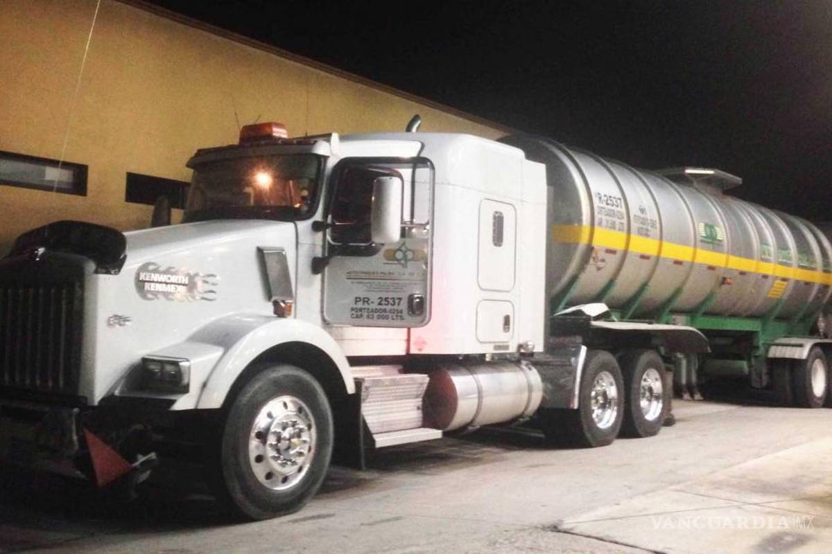 Sicarios se roban pipas de gasolina en municipio de Chihuahua