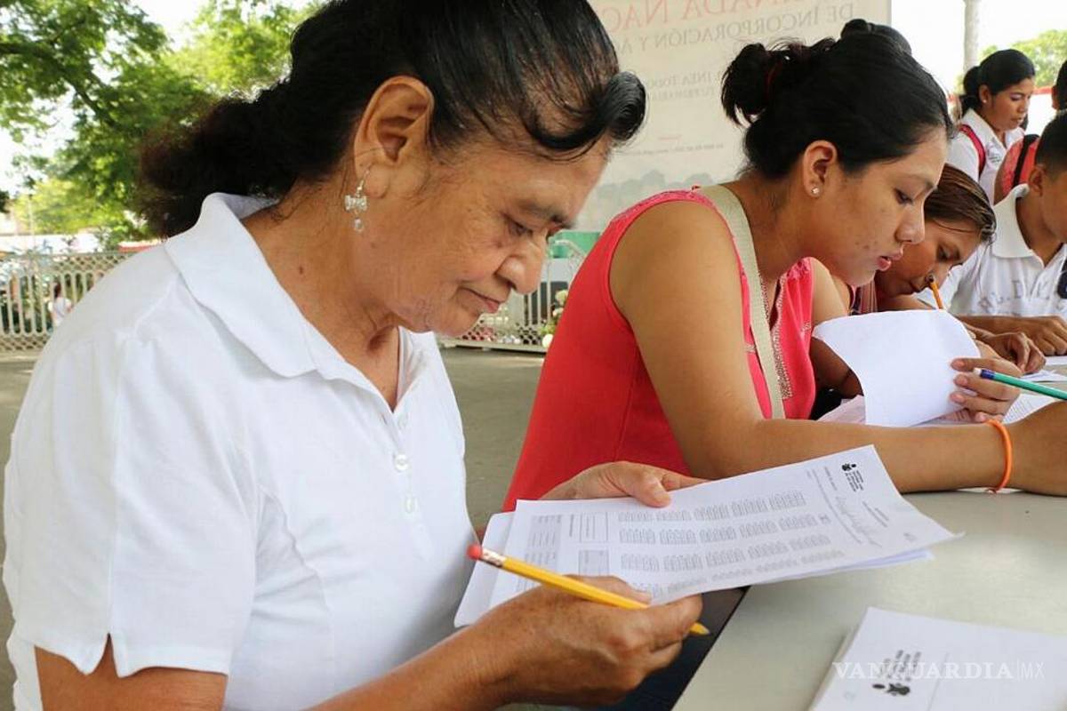 Denuncian retención de pagos a asesores educativos en el IEEA