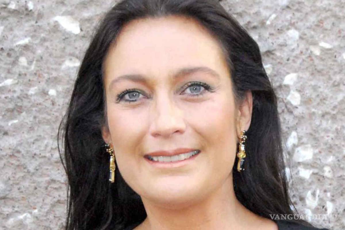 'Pena es robar y que te cachen'... la actriz Diana Golden acude por despensas ante el desempleo (video)