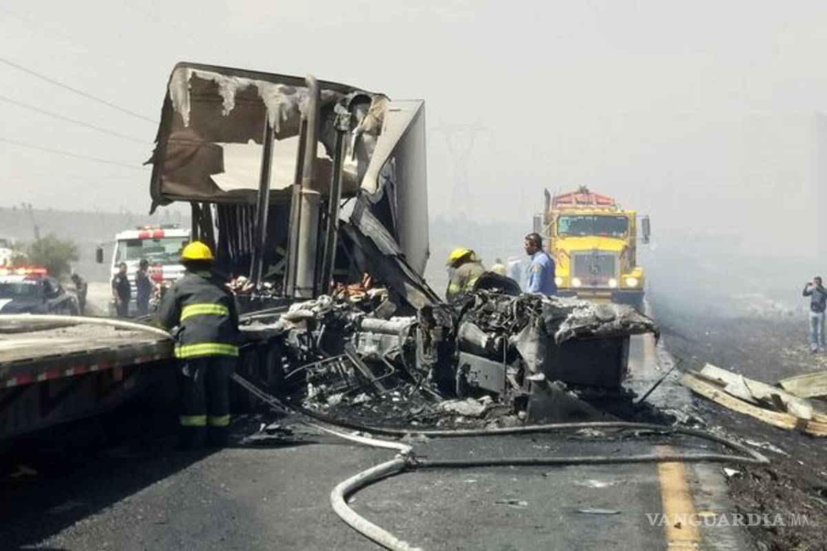 Carambola provoca caos en la carretera Saltillo-Monterrey