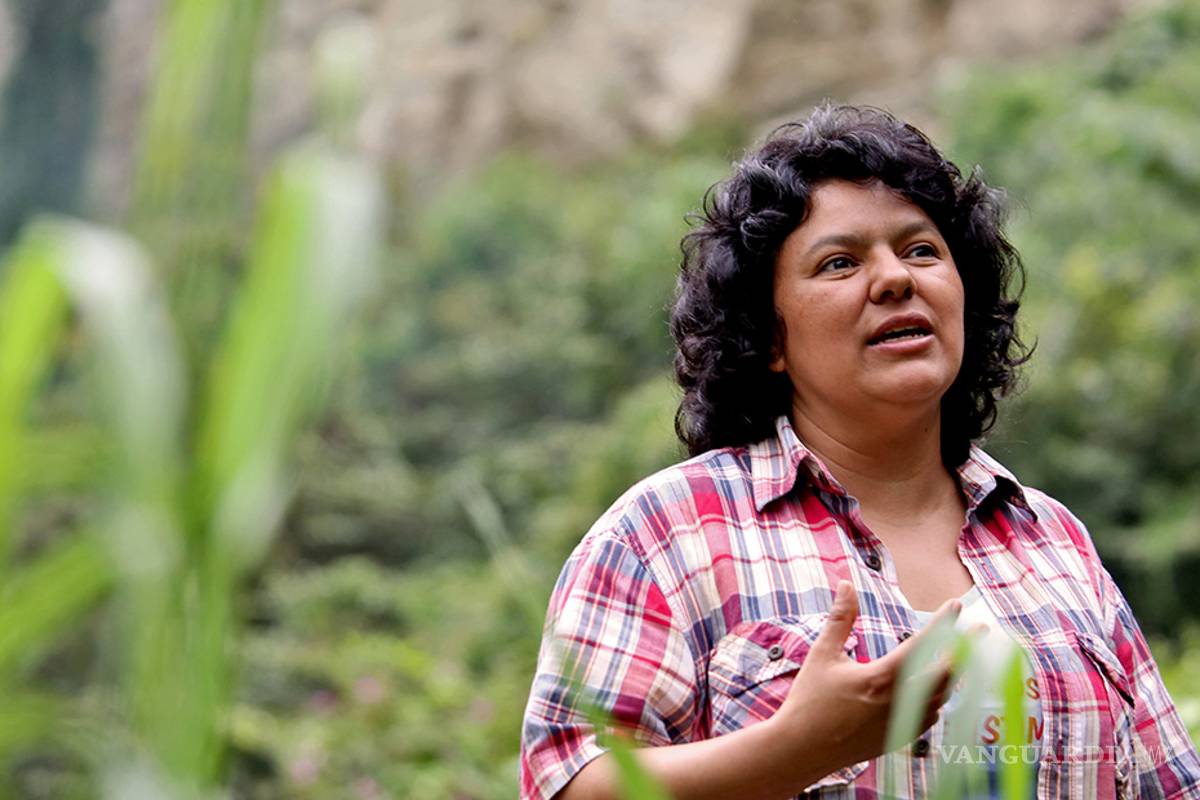 Sepultan a la activista Berta Cáceres