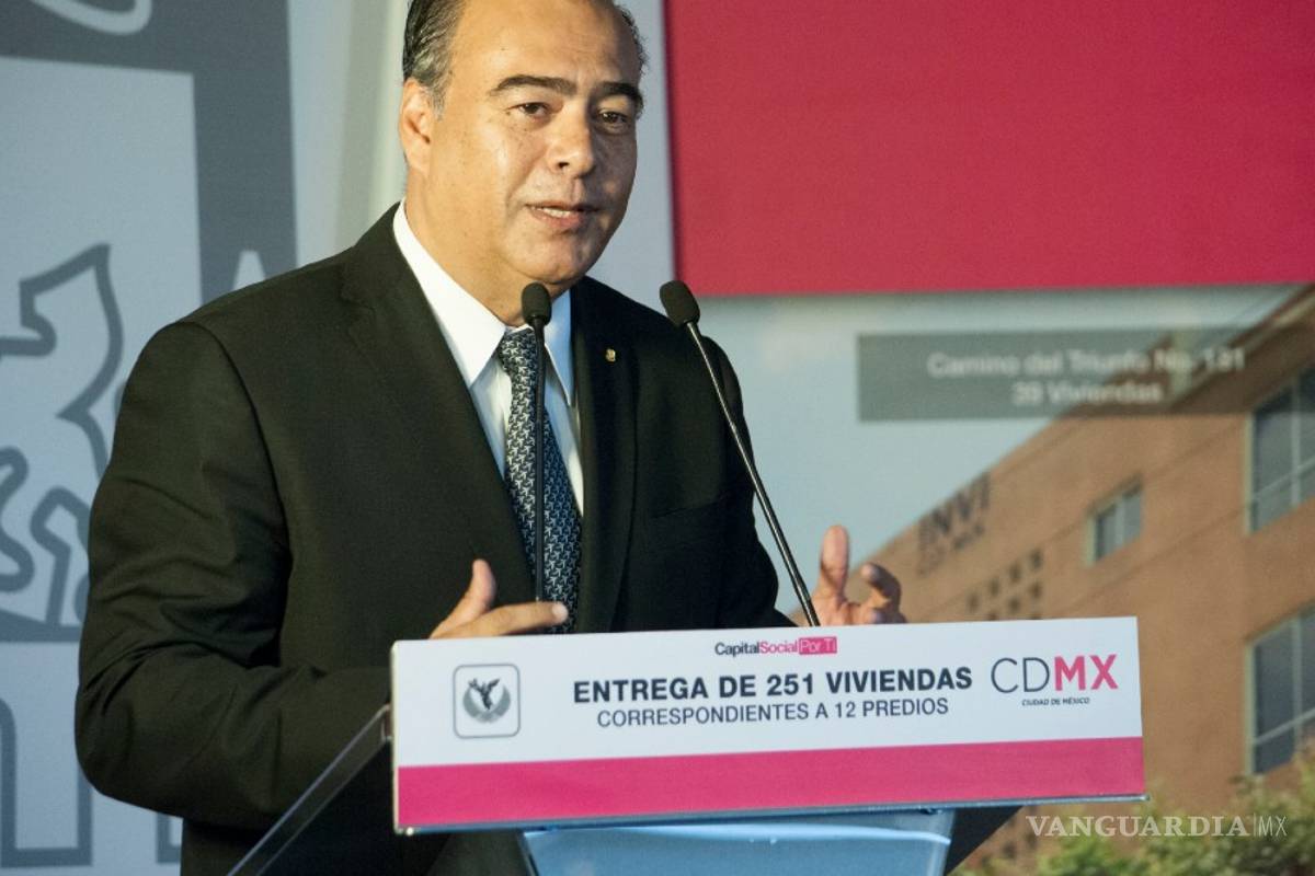 Catean casa de Raymundo Collins, ex funcionario de CDMX