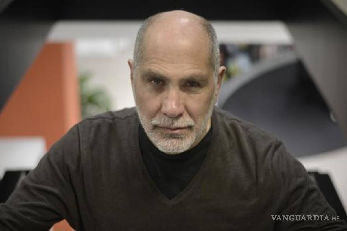 Guillermo Arriaga presenta su libro desde casa