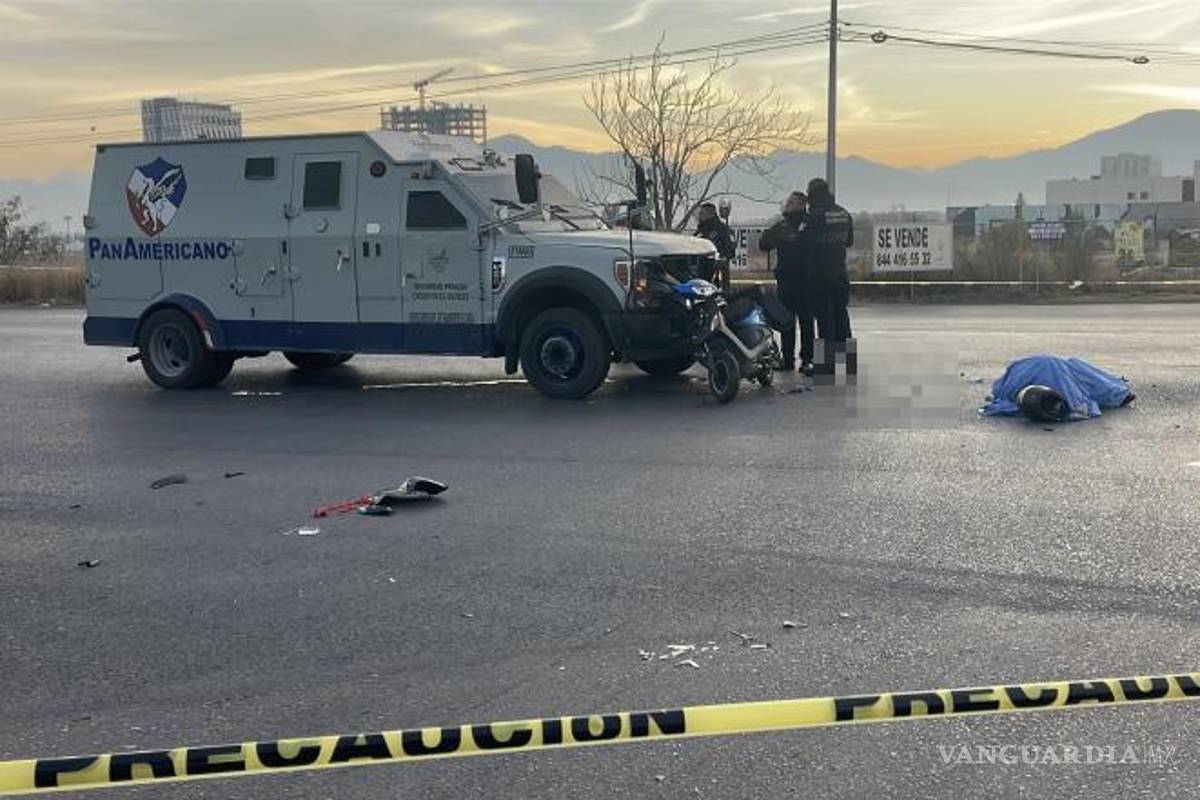 $!Un camión de valores se vio involucrado en el choque ocurrido la mañana de este lunes.