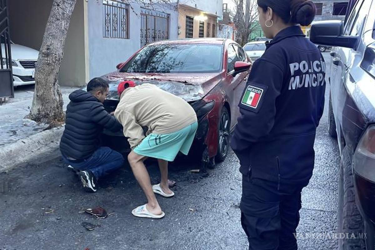 $!El incidente ocurrió en el cruce de las calles Los Anhelos y San Valentín, alrededor de las 07:30 horas.