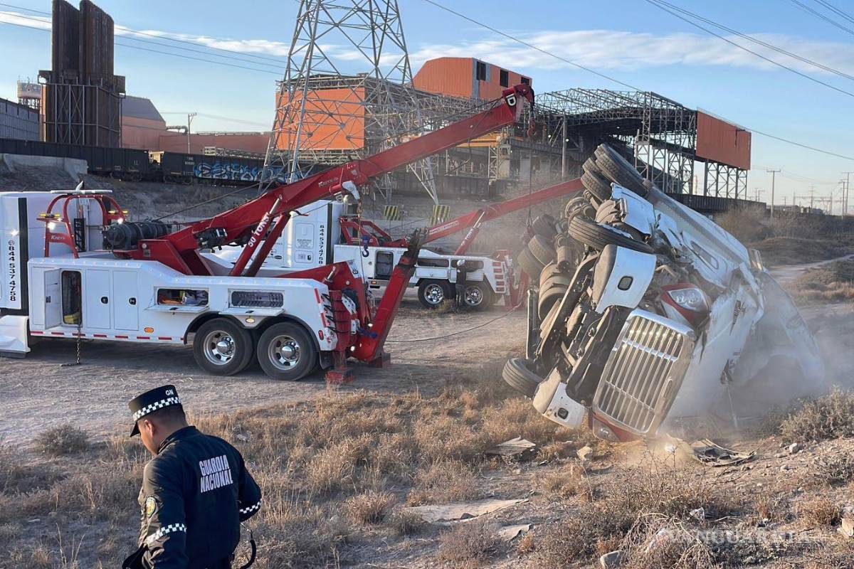 $!Elementos de la Guardia Nacional resguardaron la zona durante las maniobras de retiro.