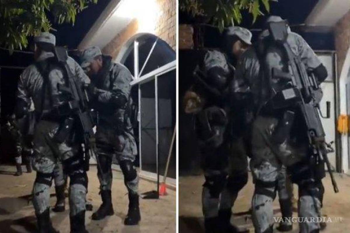 $!Los integrantes del cártel de El Mencho, usan uniformes tácticos militares blancos y están armados con rifles, botas, rodilleras, coderas, gorras y chalecos, similares a los de la Guardia