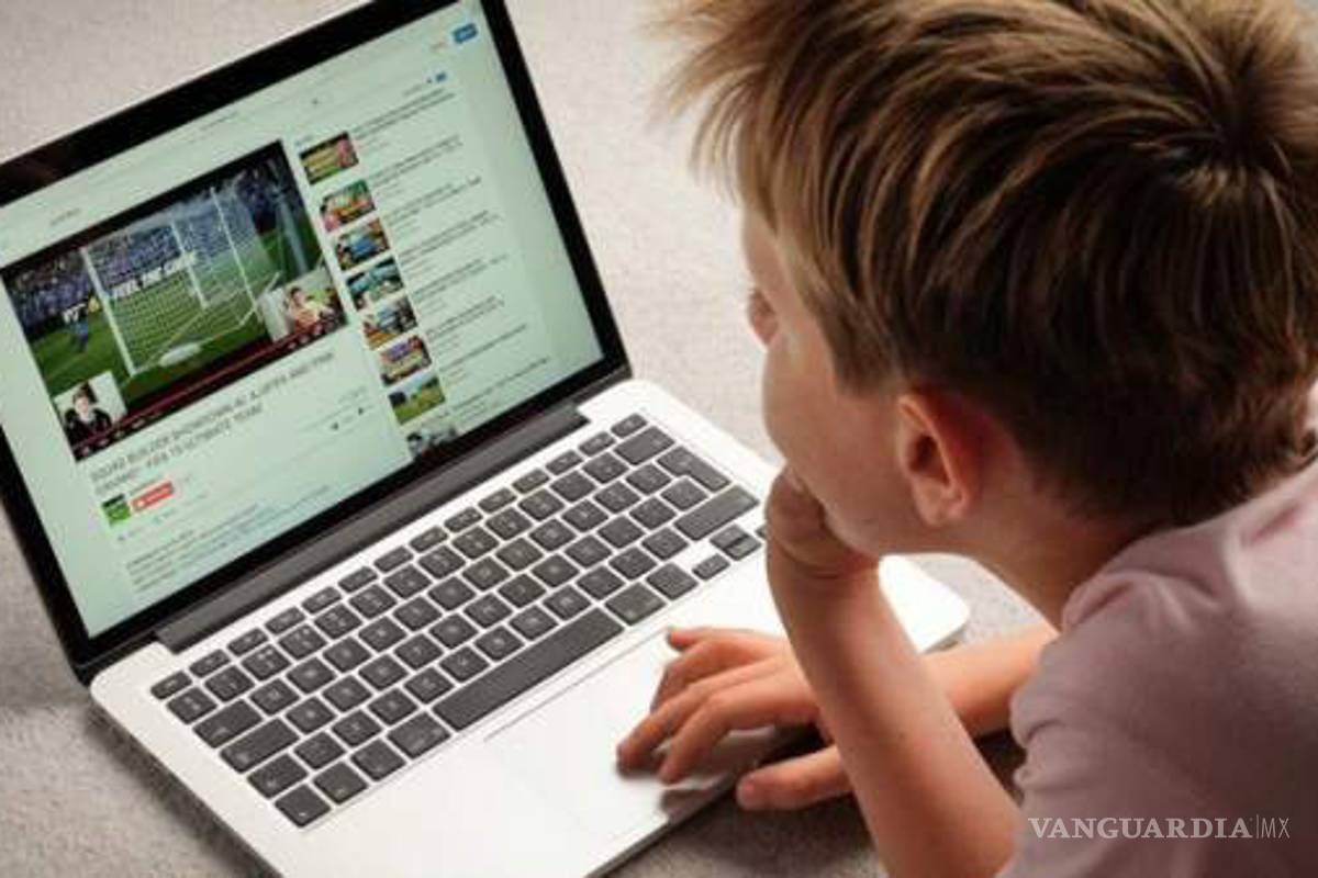 Desactiva YouTube más de 400 canales por pedofilia; responde a denuncias