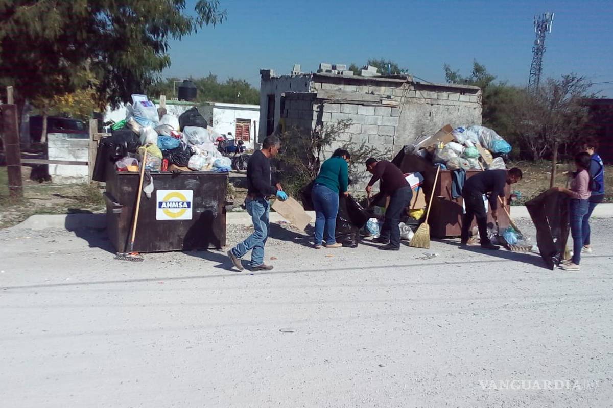 Trabajadores municipales se suman a la limpieza de Monclova