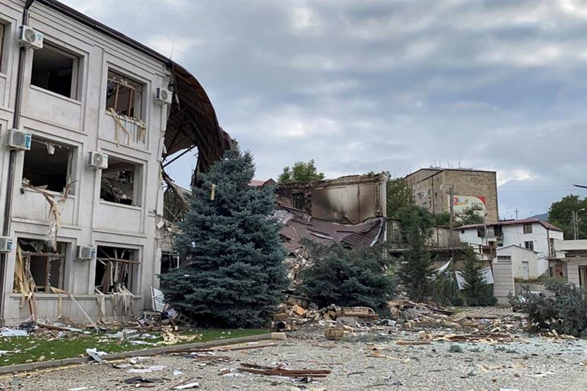 Nagorno Karabaj es escenario de desastre humanitario debido a bombardeos azerbaiyanos