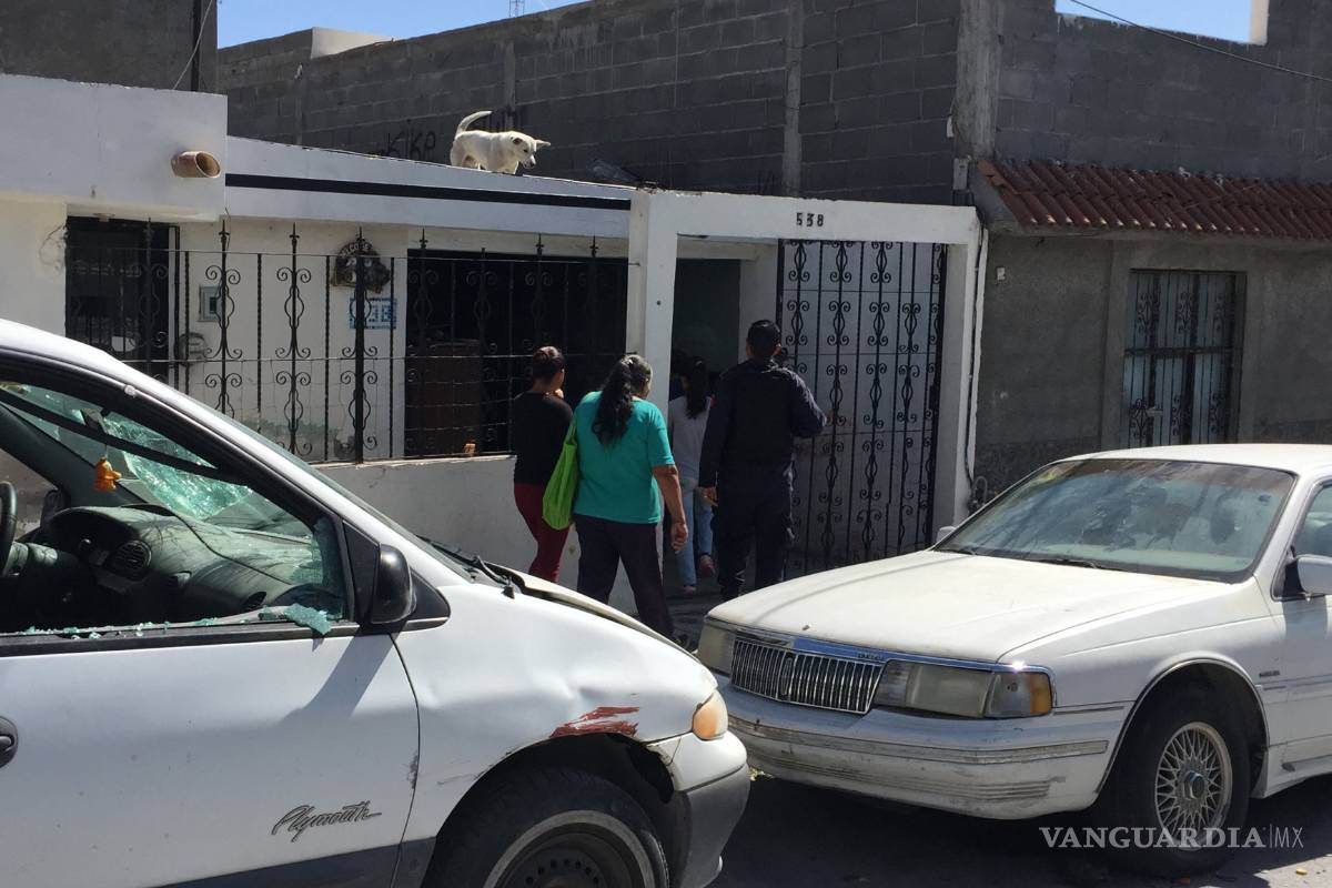 Sorprende a esposa con el vecino e intenta matarse en Saltillo; no lo logra y arma destrozos