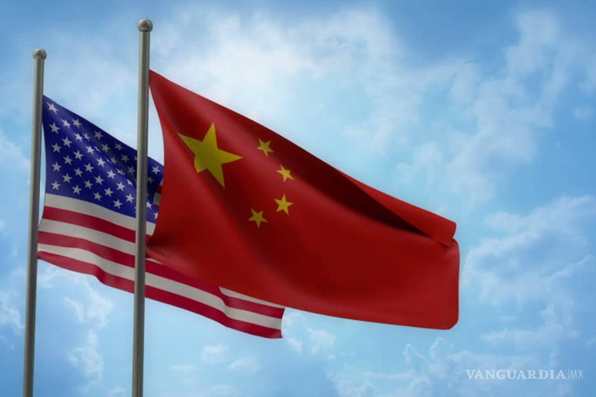 EU 'mete presión' a China e incrementa 25% los aranceles a sus productos