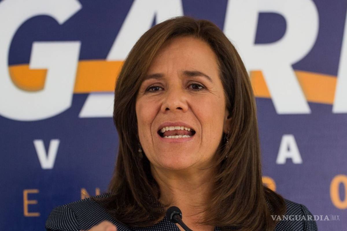 Pasarela de independientes en cumbre banquera: cuestionan amnistías y gasto de partidos