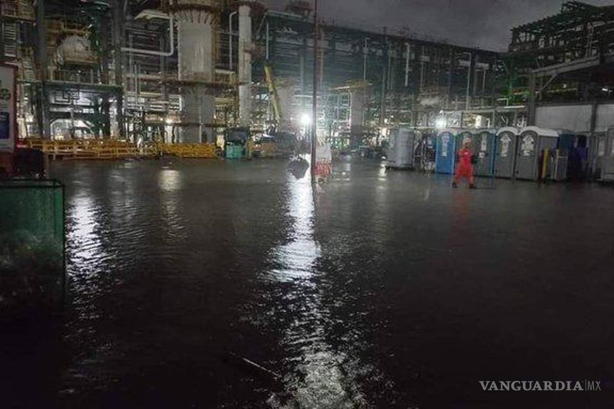 $!Se volvió a inundar la refinería de Dos Bocas