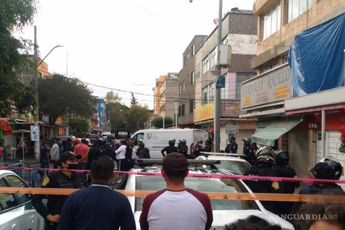 Encargado de farmacia enfrenta a extorsionadores, mata a uno y deja herida a mujer