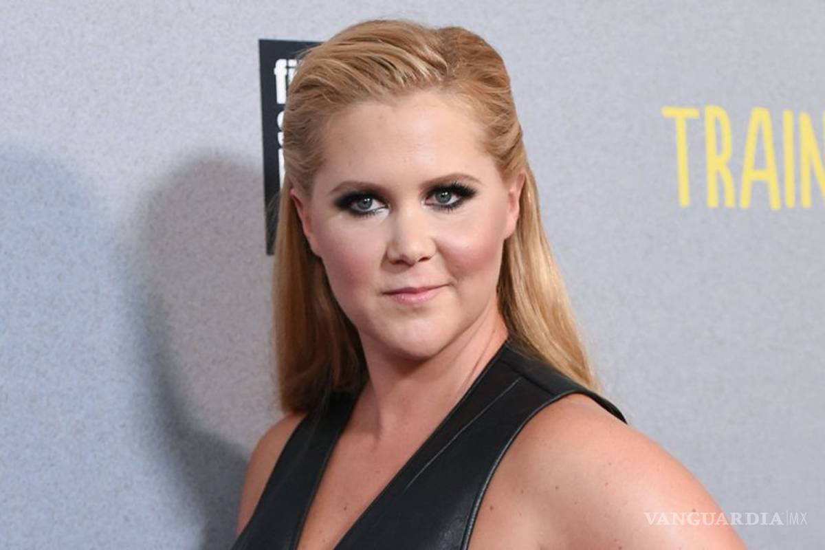 No estoy embarazada, pero gracias por pensar en mi útero: Amy Schumer (Video)