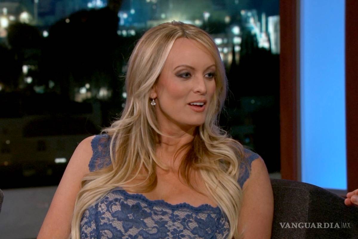 Actriz porno ofrece devolver dinero para hablar sobre Trump