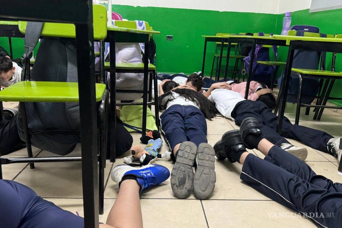 Alumnos se refugian durante tiroteo a negocio de comida rápida en Culiacán