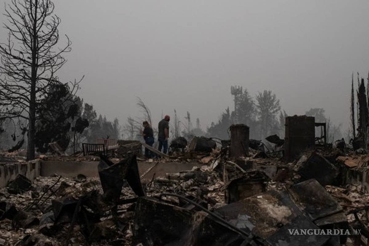 $!Humo de incendios ya cubre la costa oeste de EU