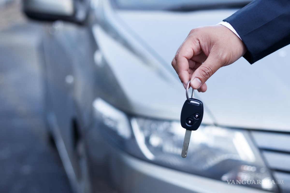 Si vendes tu carro debes avisar al SAT, si no te puede multar