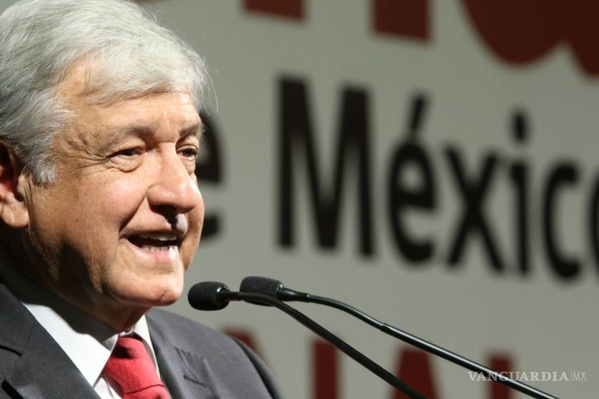 Difunde Felipe Calderón noticia falsa contra AMLO