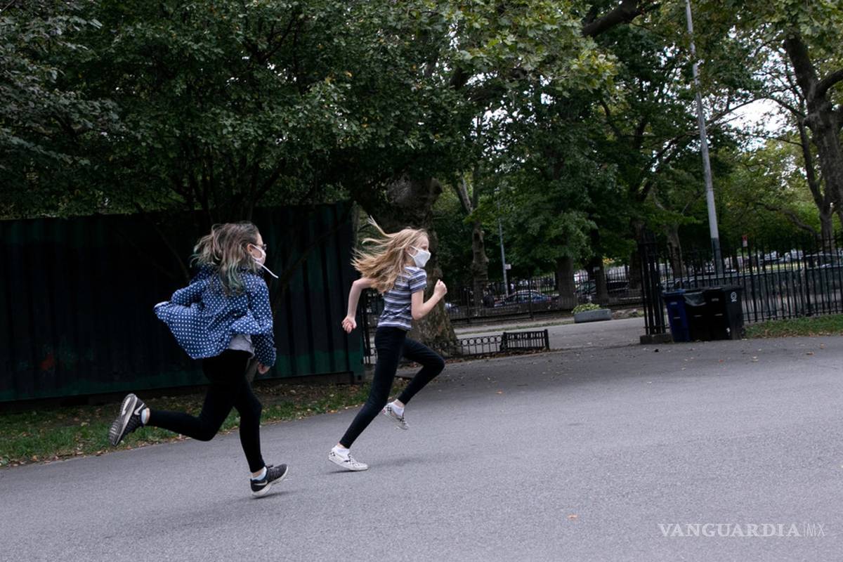 Niña de 13 años contagia de coronavirus a once familiares pese a dar negativo