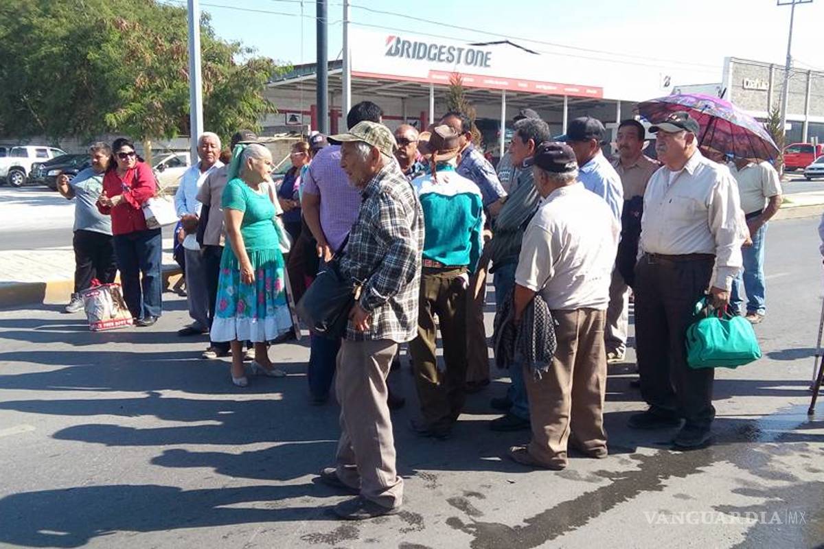 Pensionados de Monclova esperan recibir pronto sus despensas