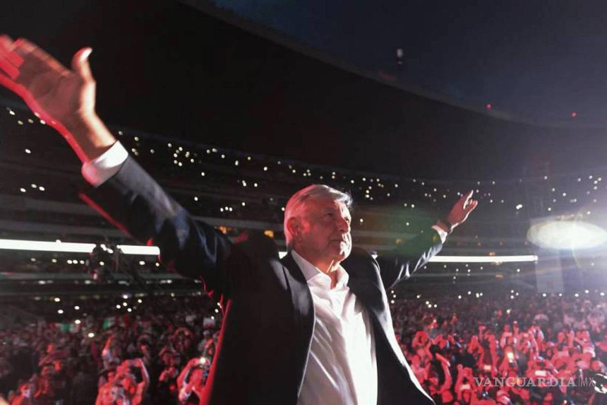 Consultora que coordinó campañas de AMLO y Morena gana contratos simulando competencia